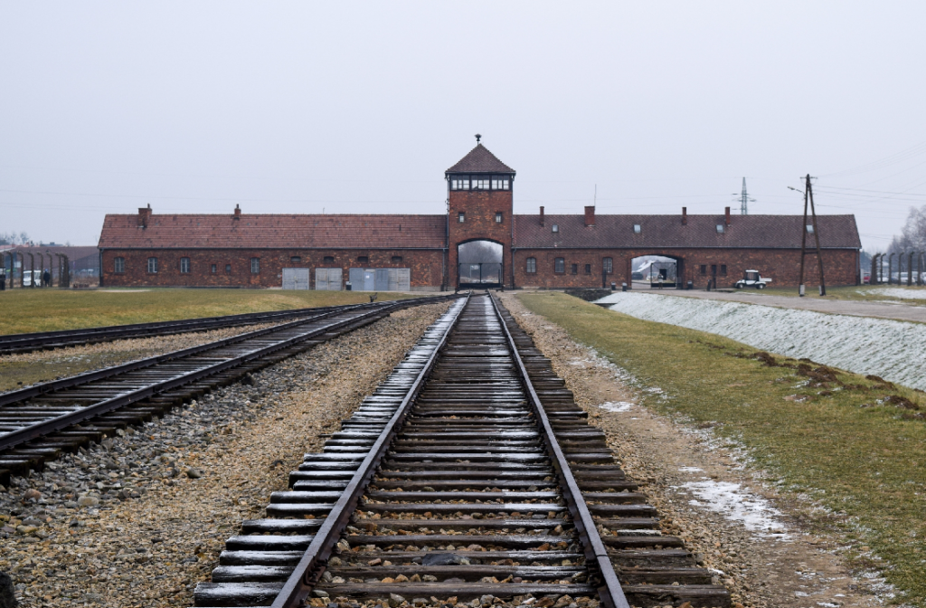 gedenkfeier-in-auschwitz-erinnert-an-holocaust-opfer