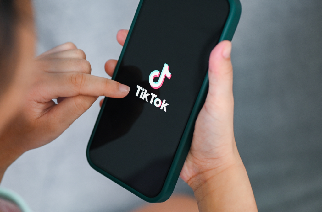 tiktok-in-den-usa-wieder-aktiv-–-trump-verspricht-lösung